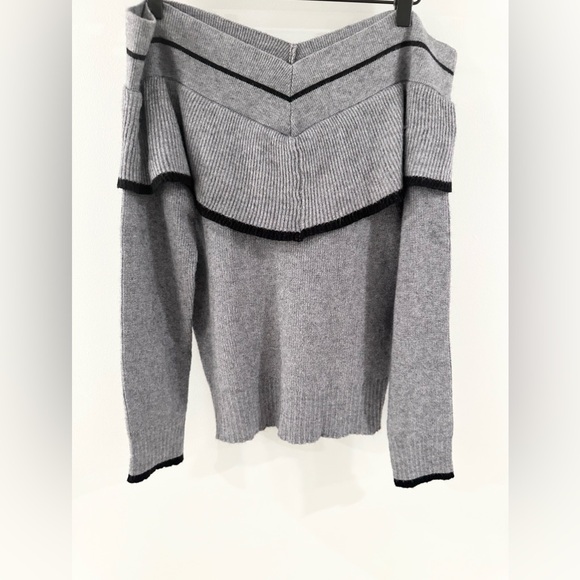 THML Ruffle Detail Off Shoulder Sweater Gray Size Medium - Picture 4 of 6